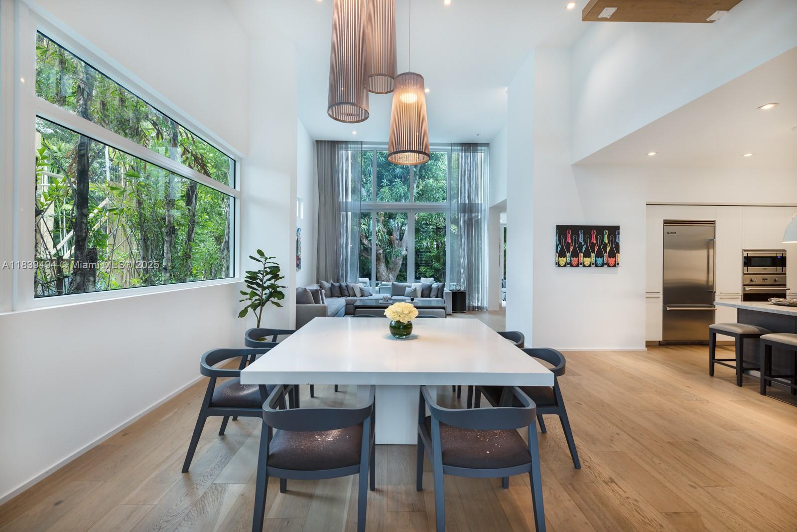 335 W 46th St Miami Beach, FL 33140