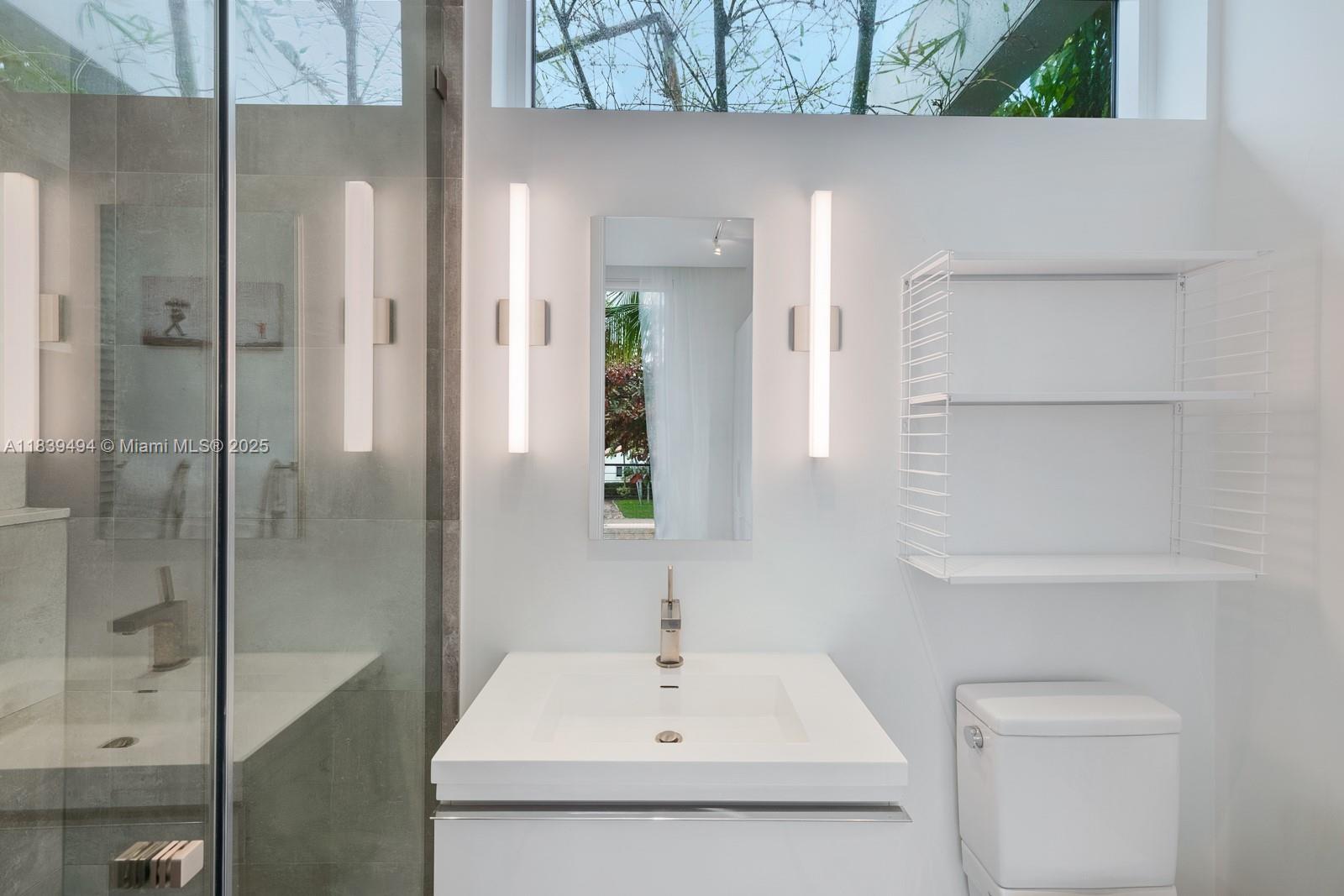 335 W 46th St Miami Beach, FL 33140