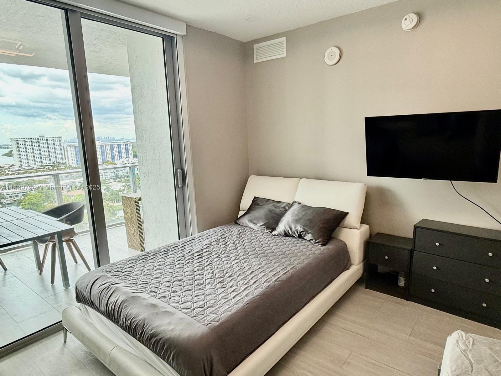 image Parque Towers Condo15