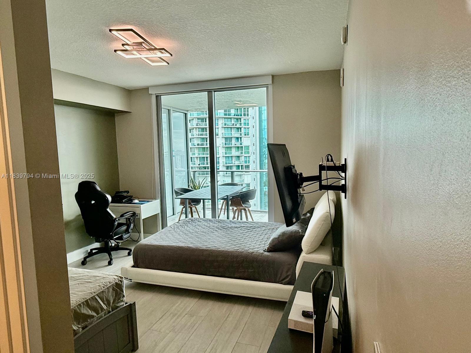 image Parque Towers Condo16