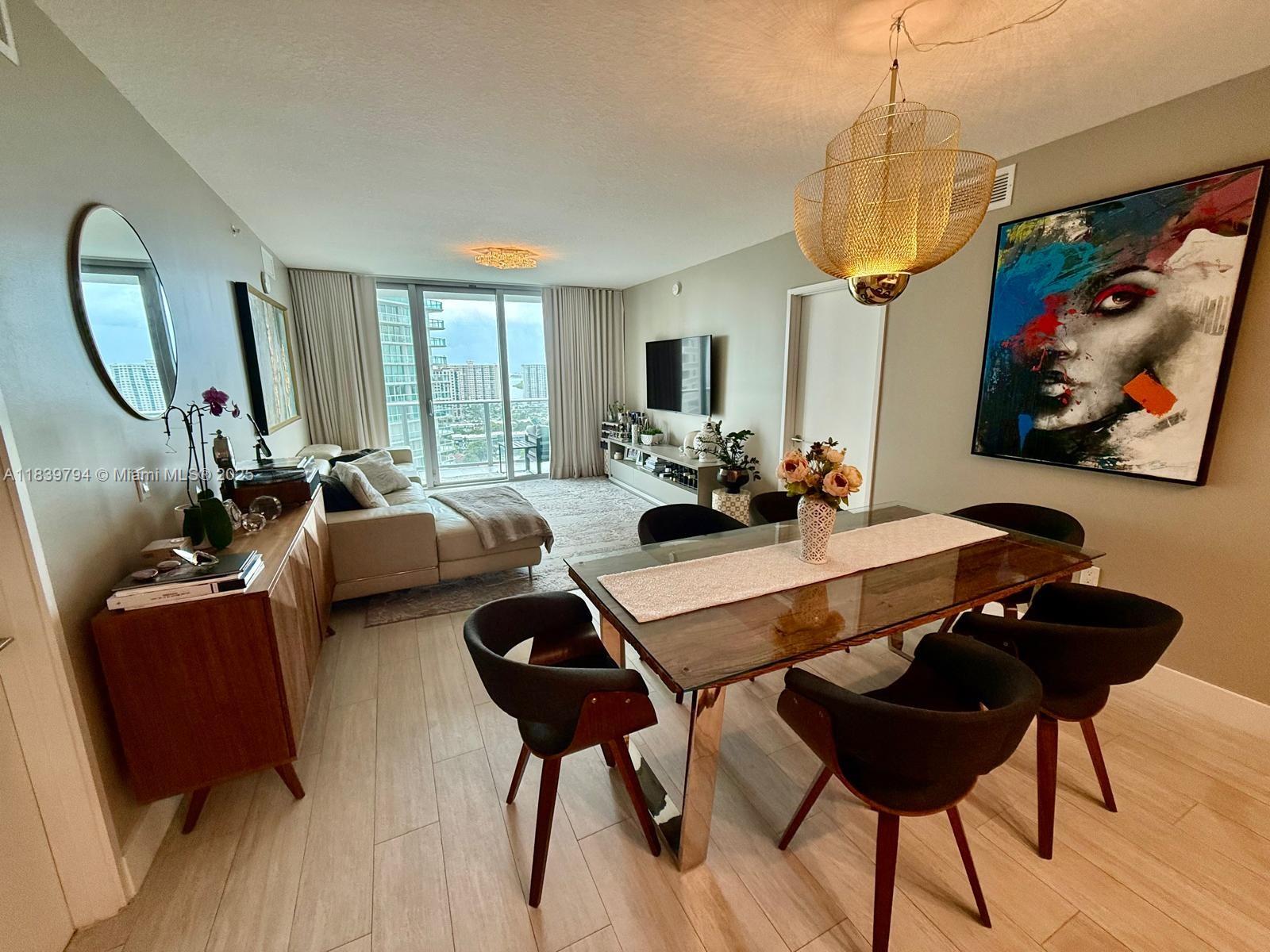 image Parque Towers Condo1