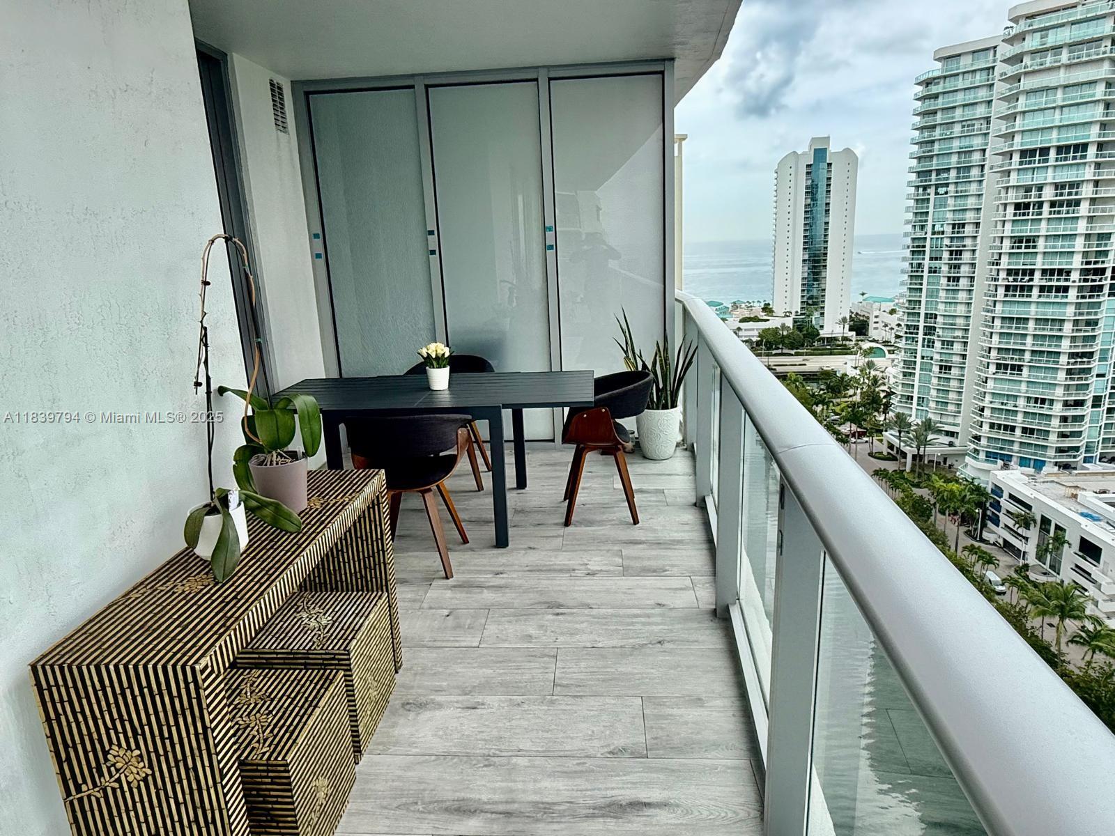 image Parque Towers Condo23