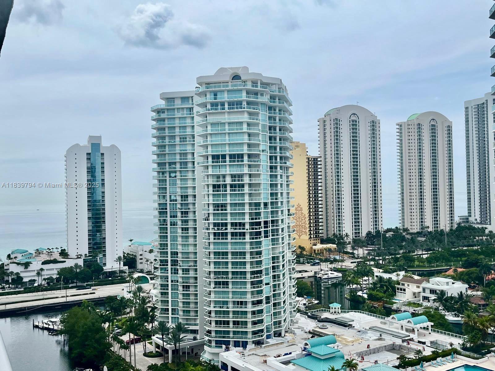 image Parque Towers Condo26