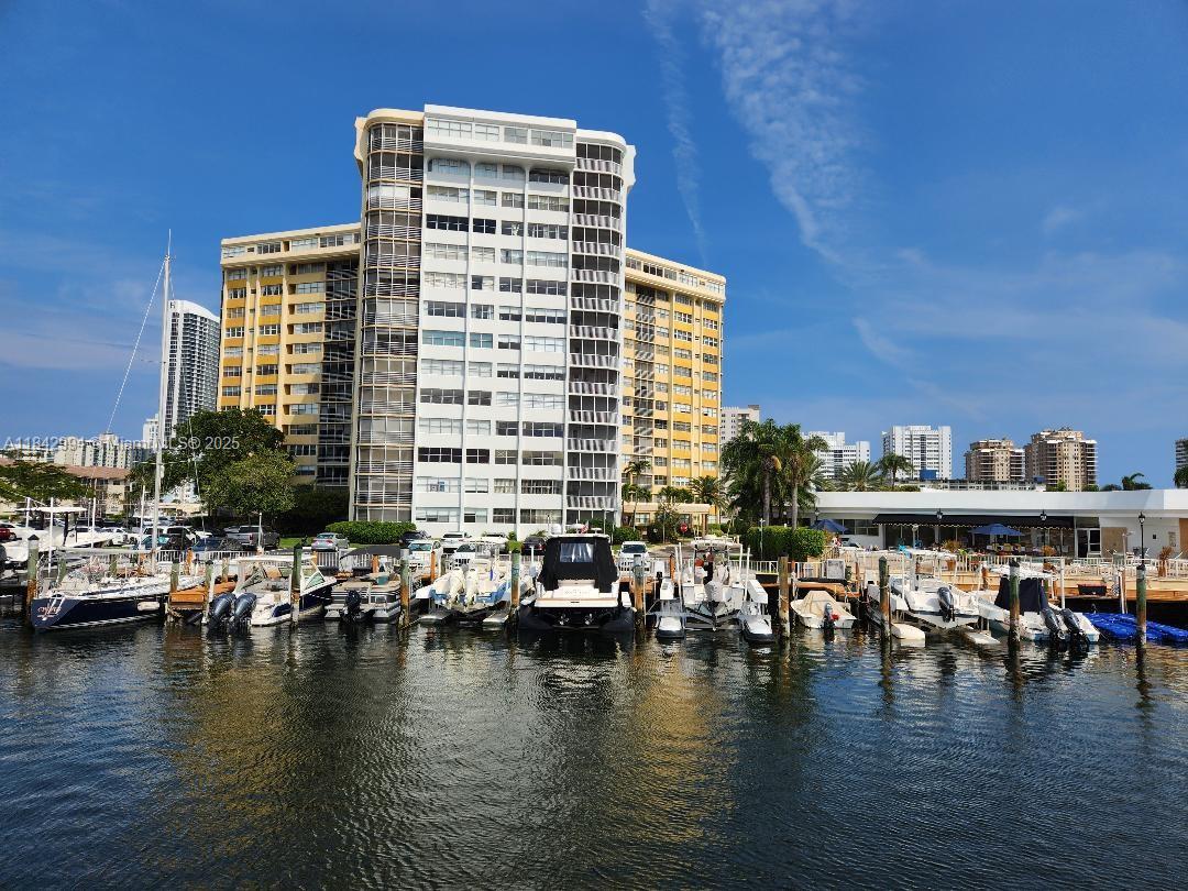 100 Golden Isles Dr #501