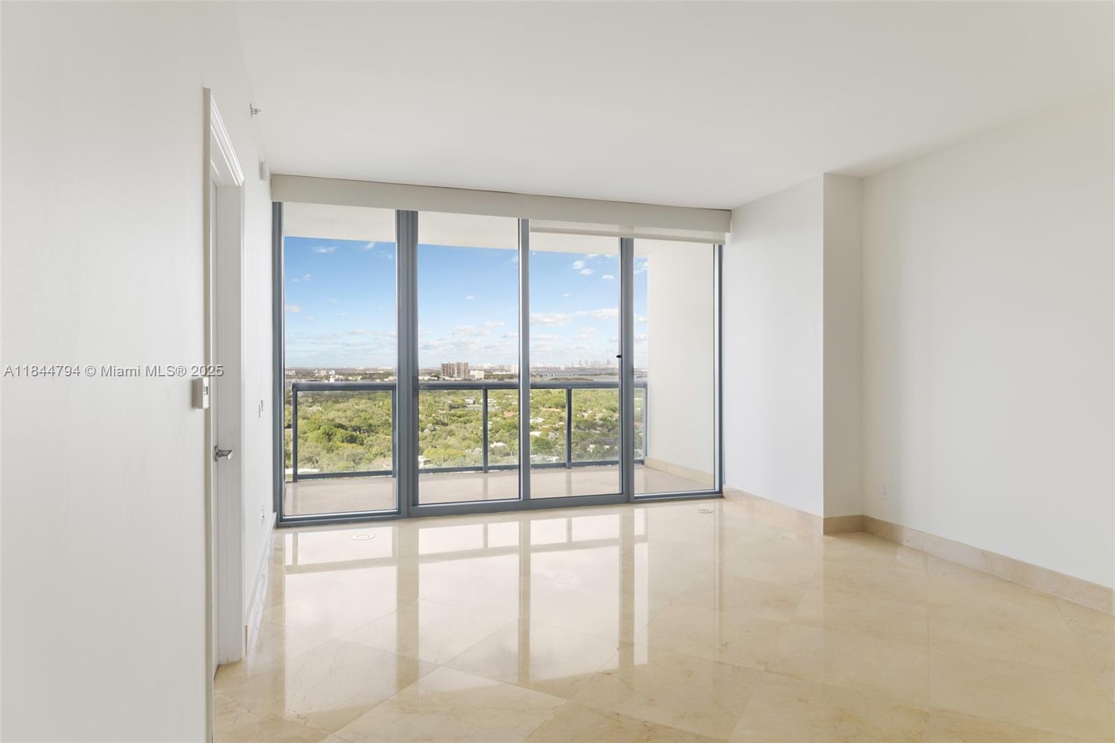 image Blue Condo11