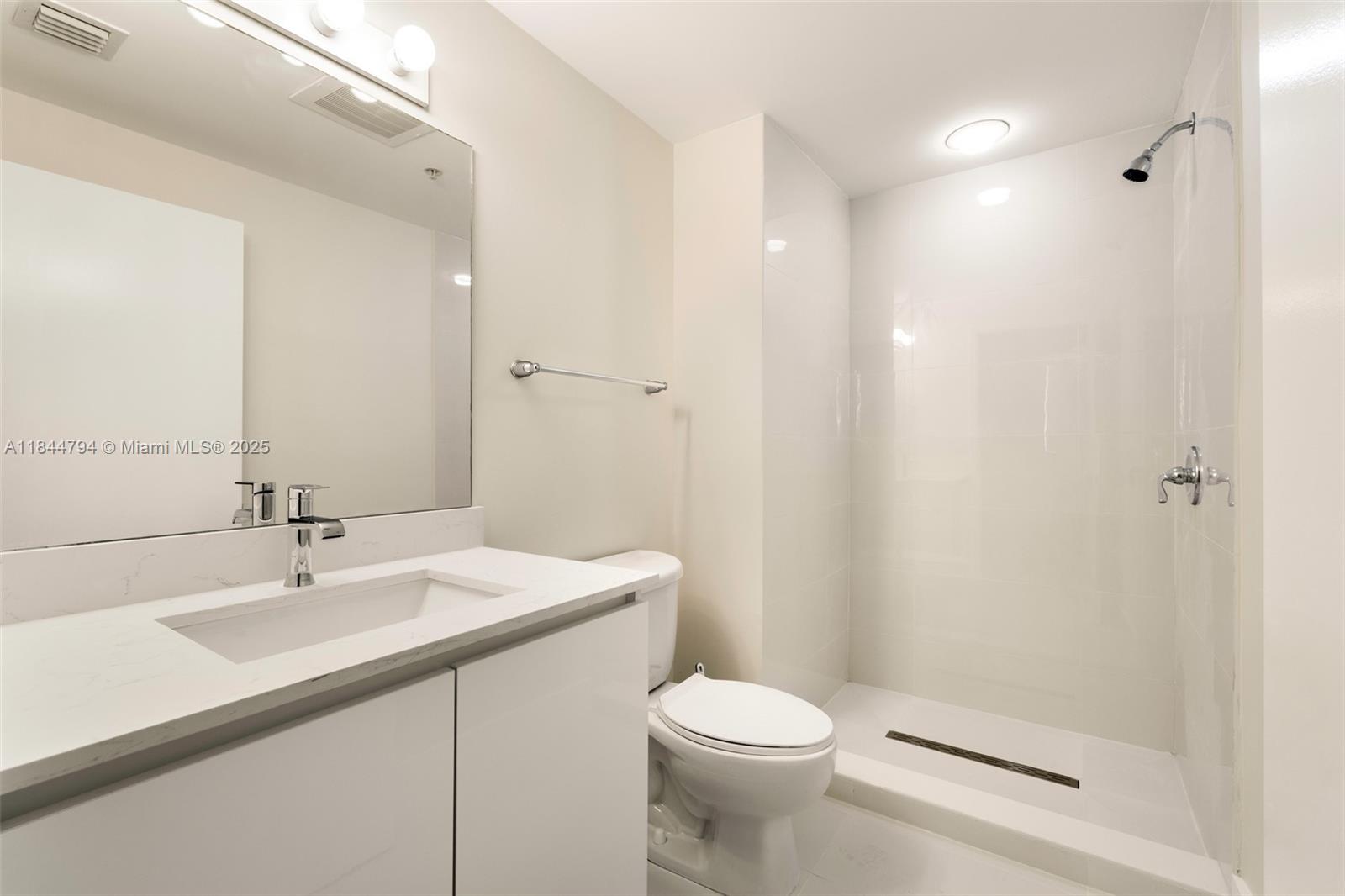 image Blue Condo23