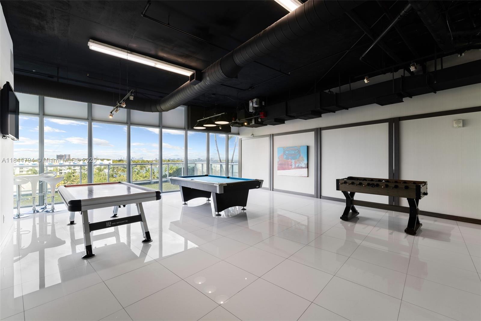 image Blue Condo32