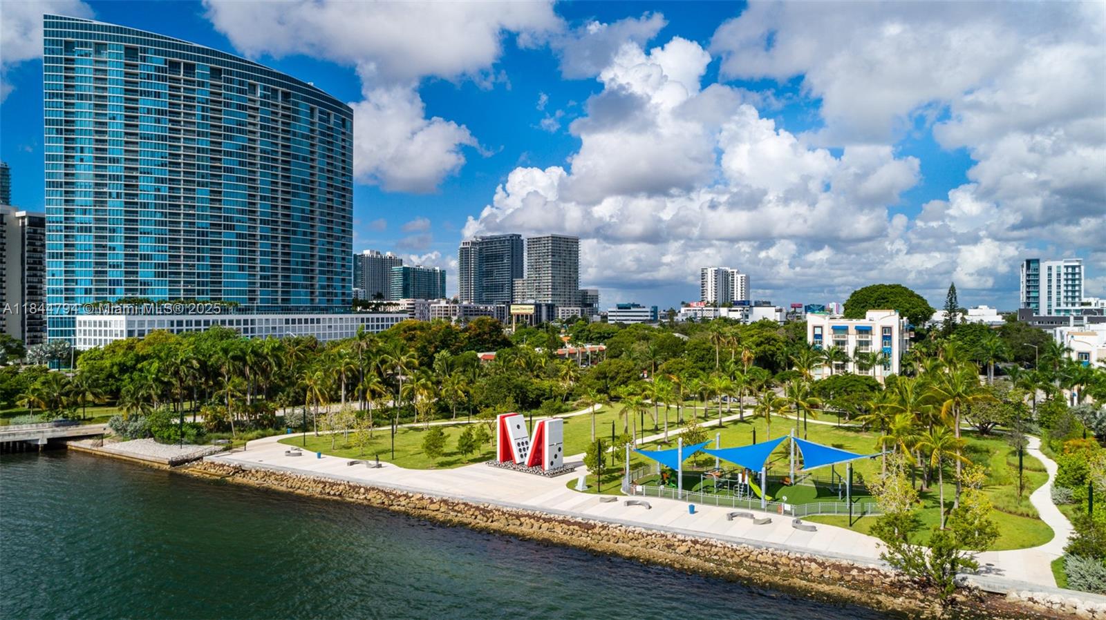 image Blue Condo38