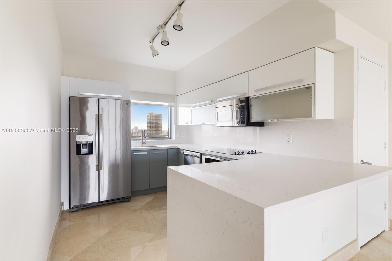 image Blue Condo6