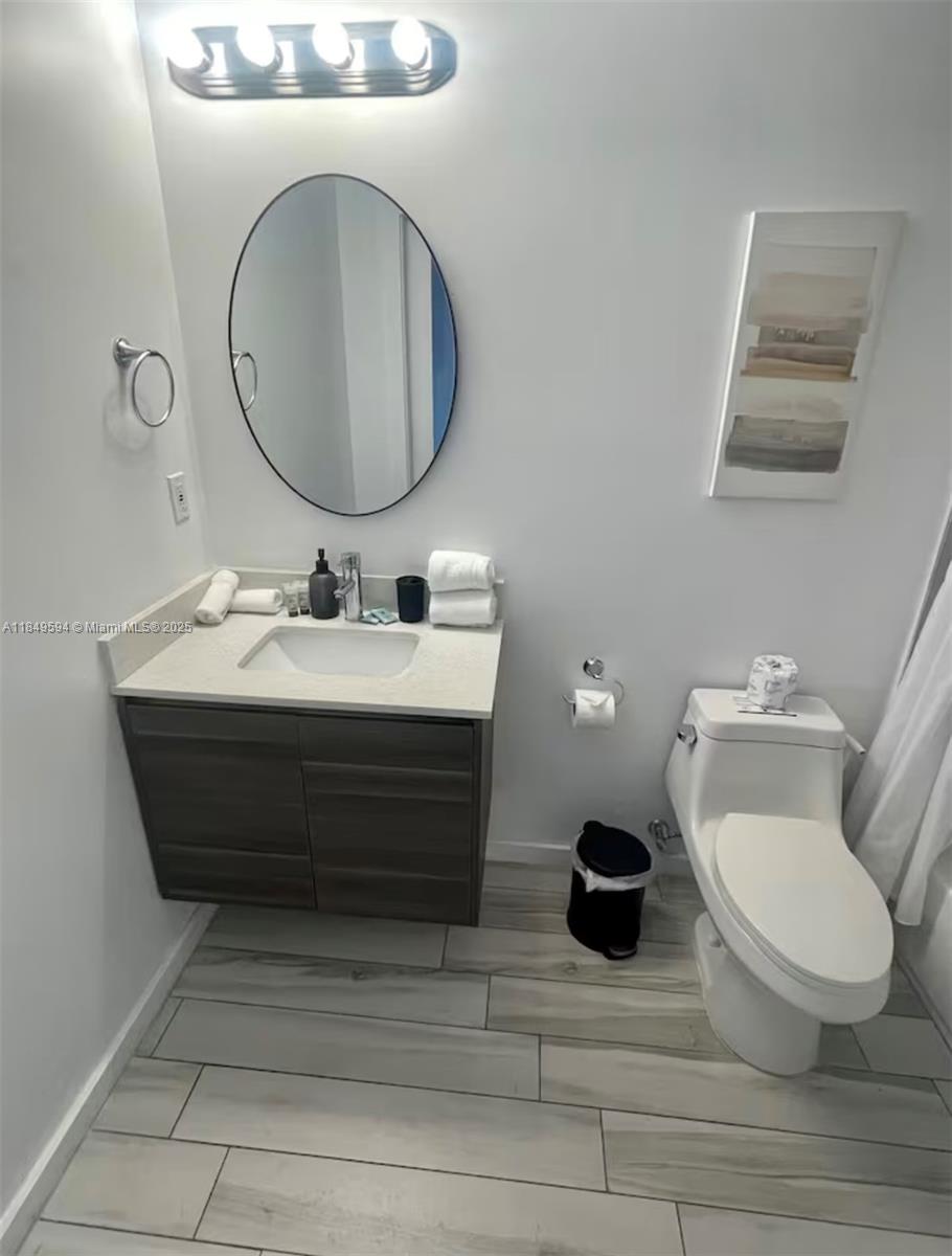 image Emilia Condo10