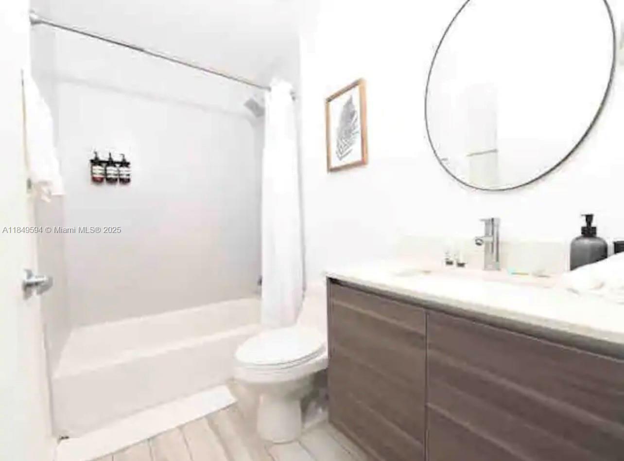 image Emilia Condo12