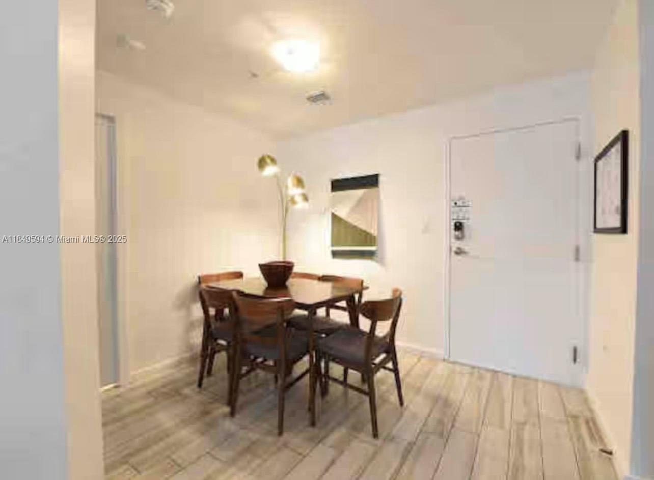image Emilia Condo3