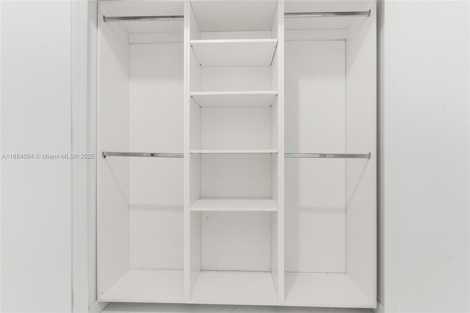 image Paramount Miami Worldcent14