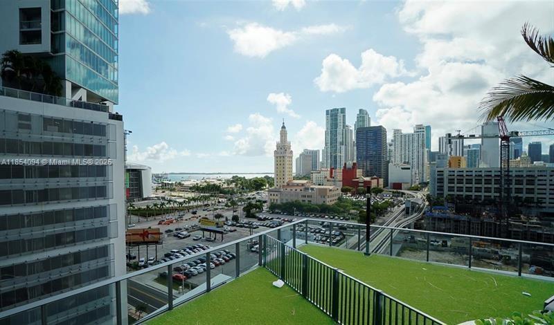 image Paramount Miami Worldcent26