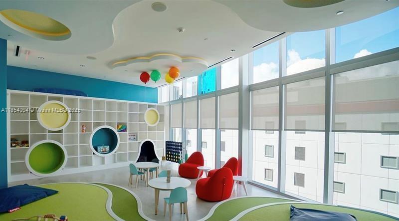 image Paramount Miami Worldcent29