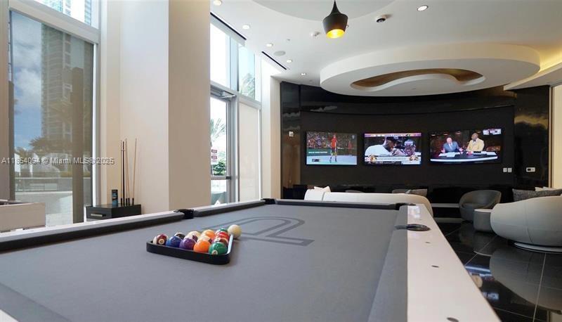 image Paramount Miami Worldcent33