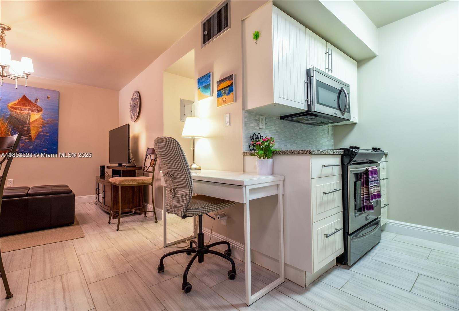 2145 Pierce St #113