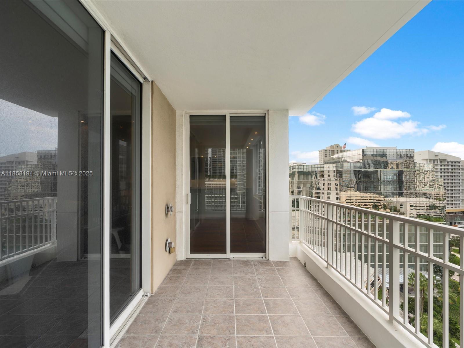 image Courvoisier Courts Condo14