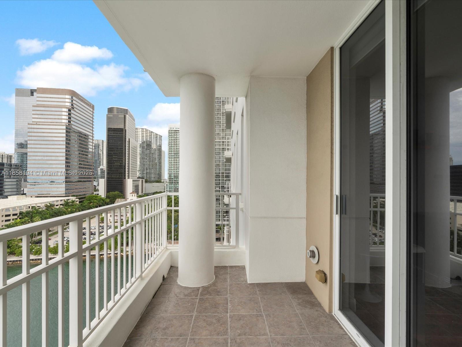 image Courvoisier Courts Condo15