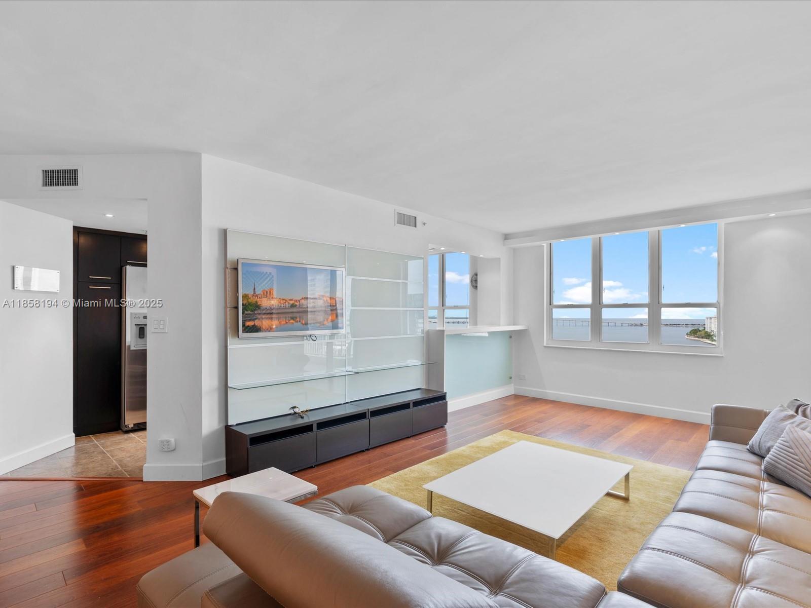 image Courvoisier Courts Condo17