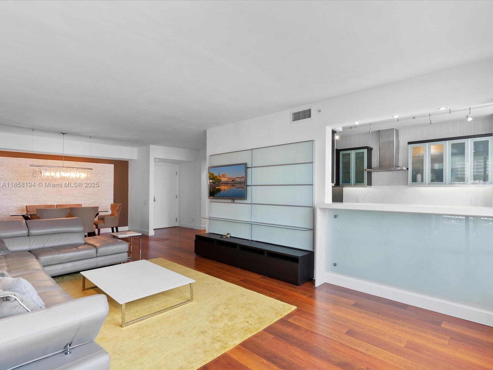 image Courvoisier Courts Condo19