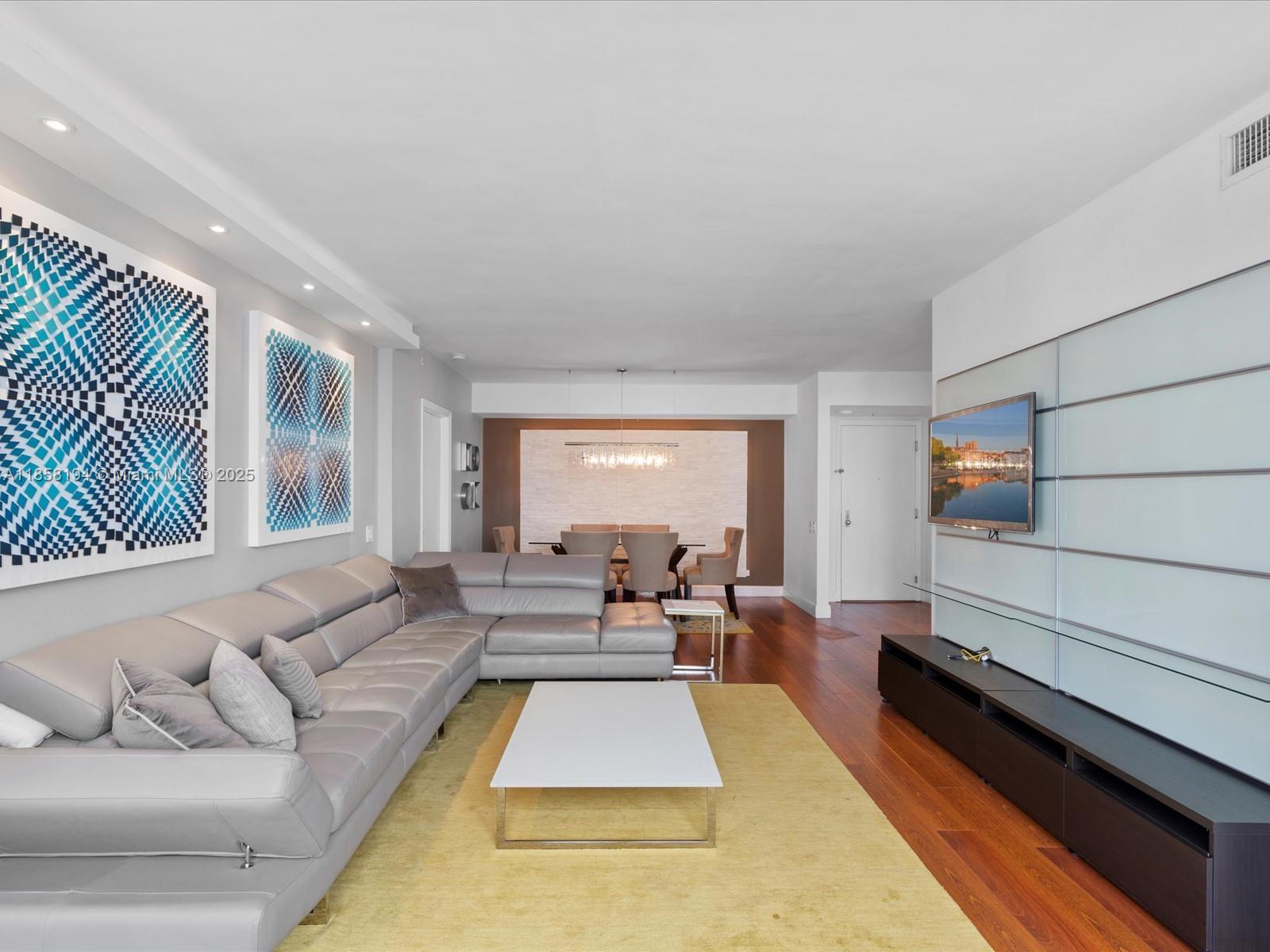 image Courvoisier Courts Condo20
