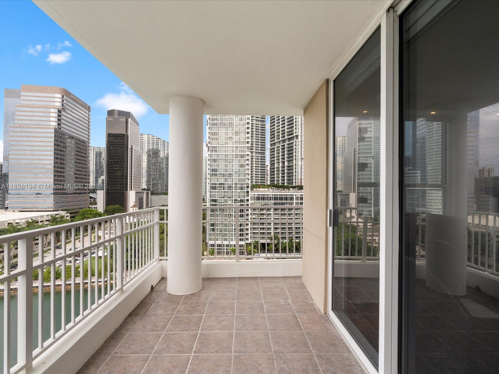 image Courvoisier Courts Condo41