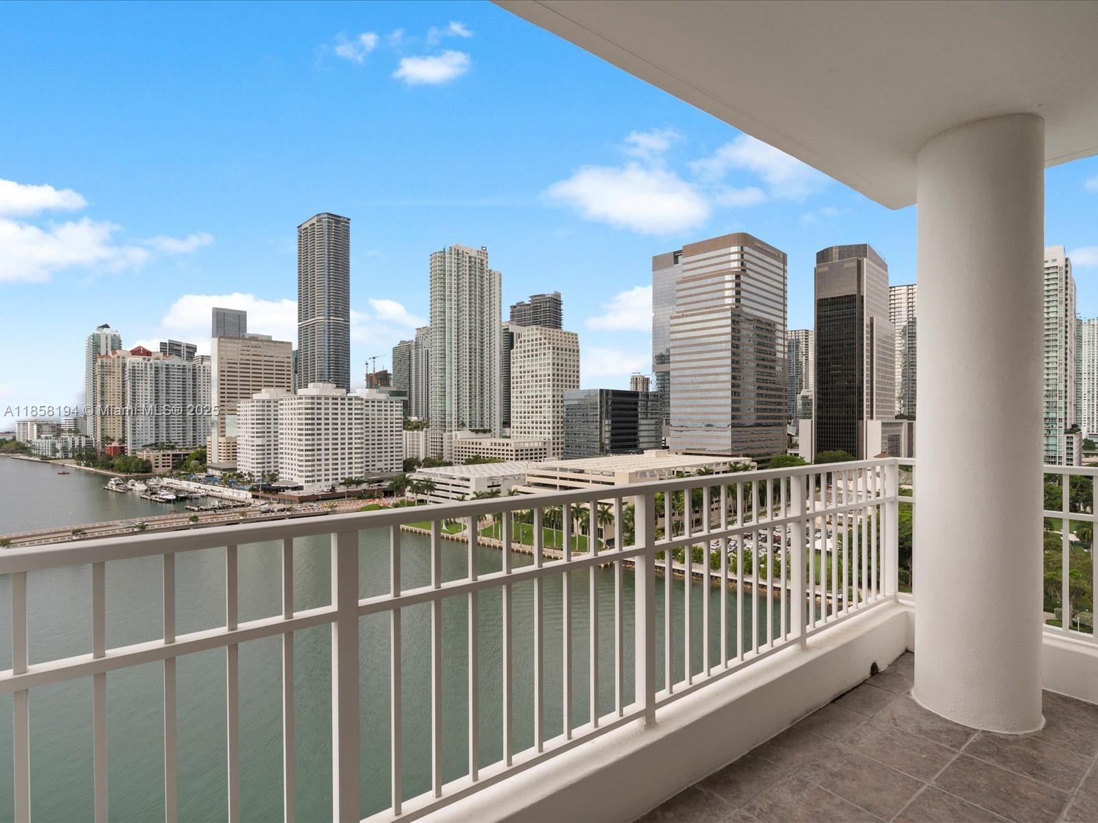 image Courvoisier Courts Condo42