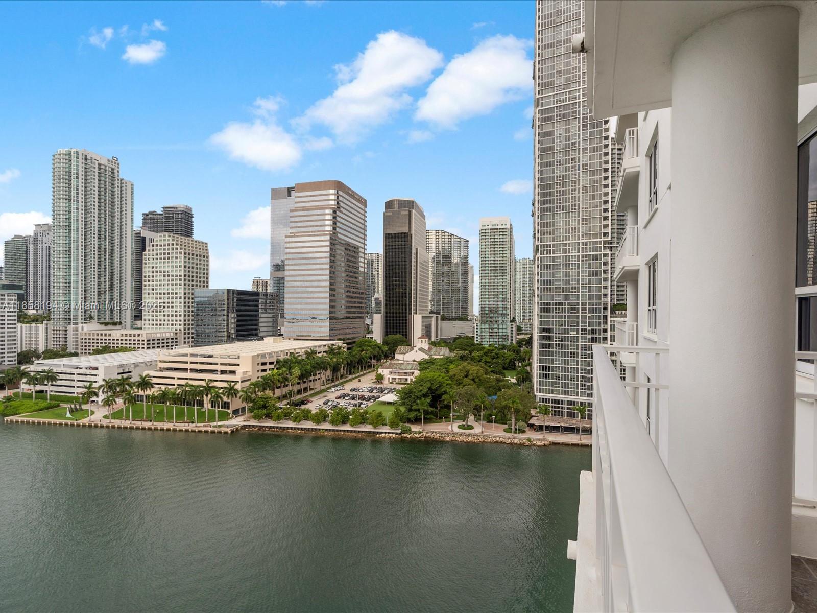 image Courvoisier Courts Condo43