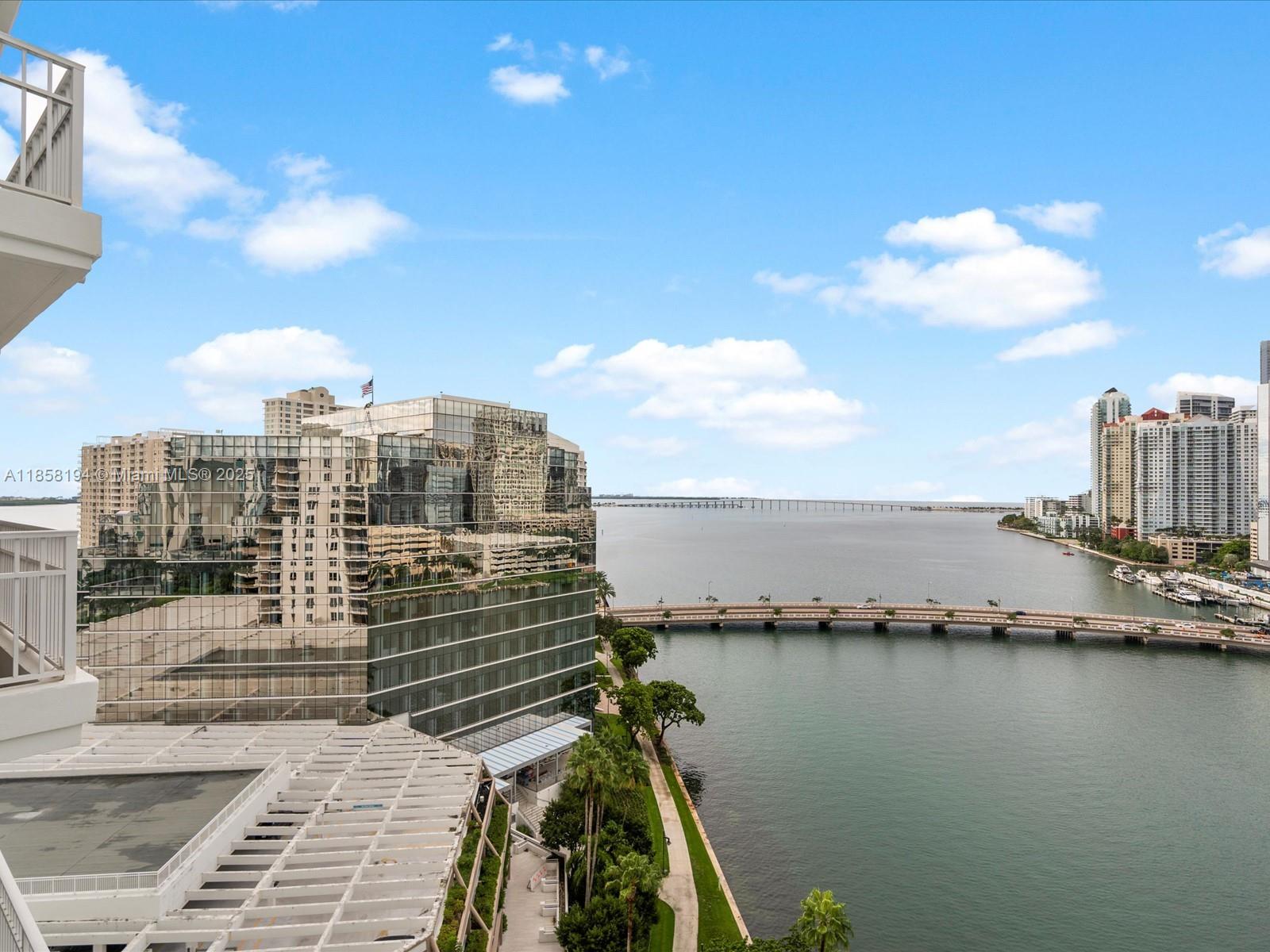 image Courvoisier Courts Condo44