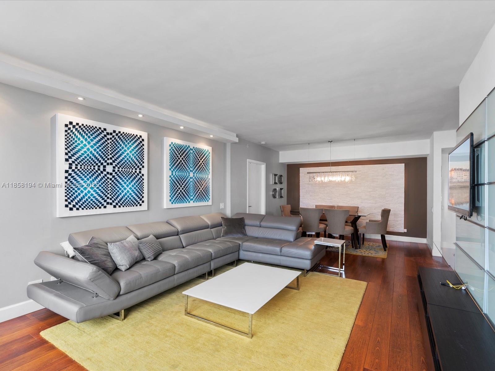 image Courvoisier Courts Condo4