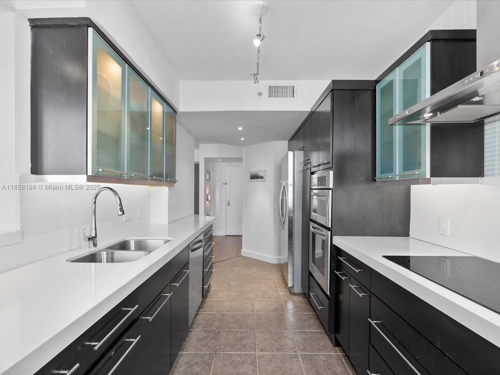 image Courvoisier Courts Condo8