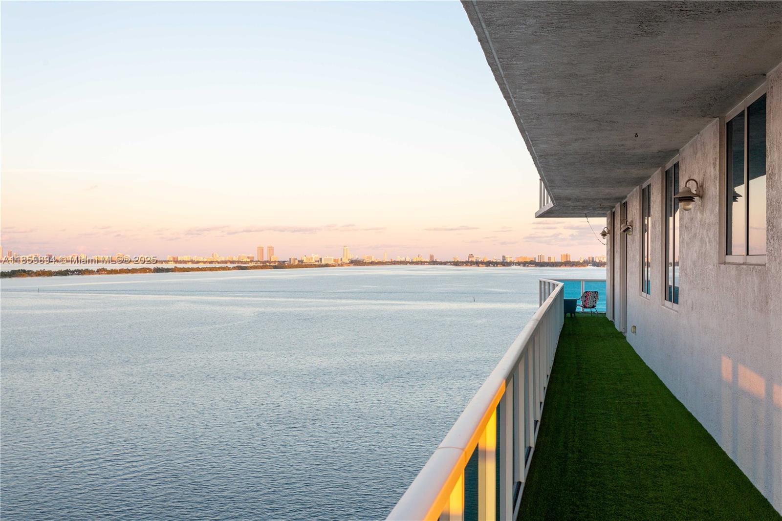 image Star Lofts On The Bay Con16