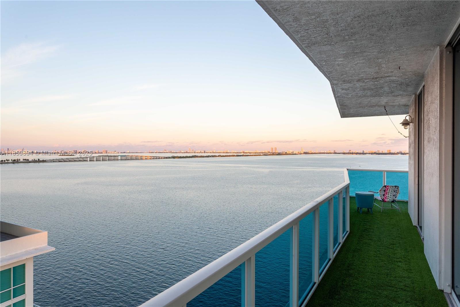 image Star Lofts On The Bay Con17