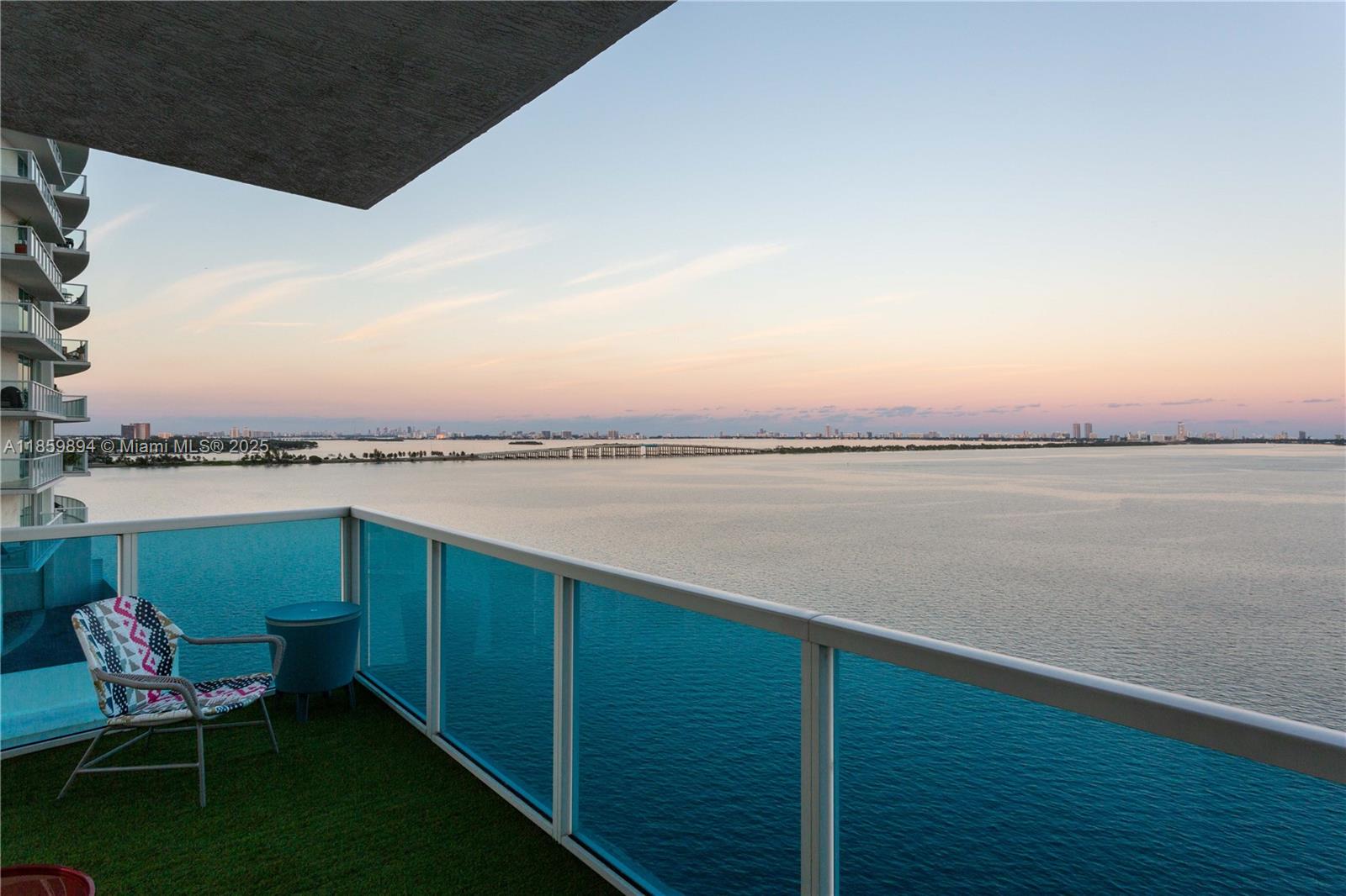 image Star Lofts On The Bay Con18
