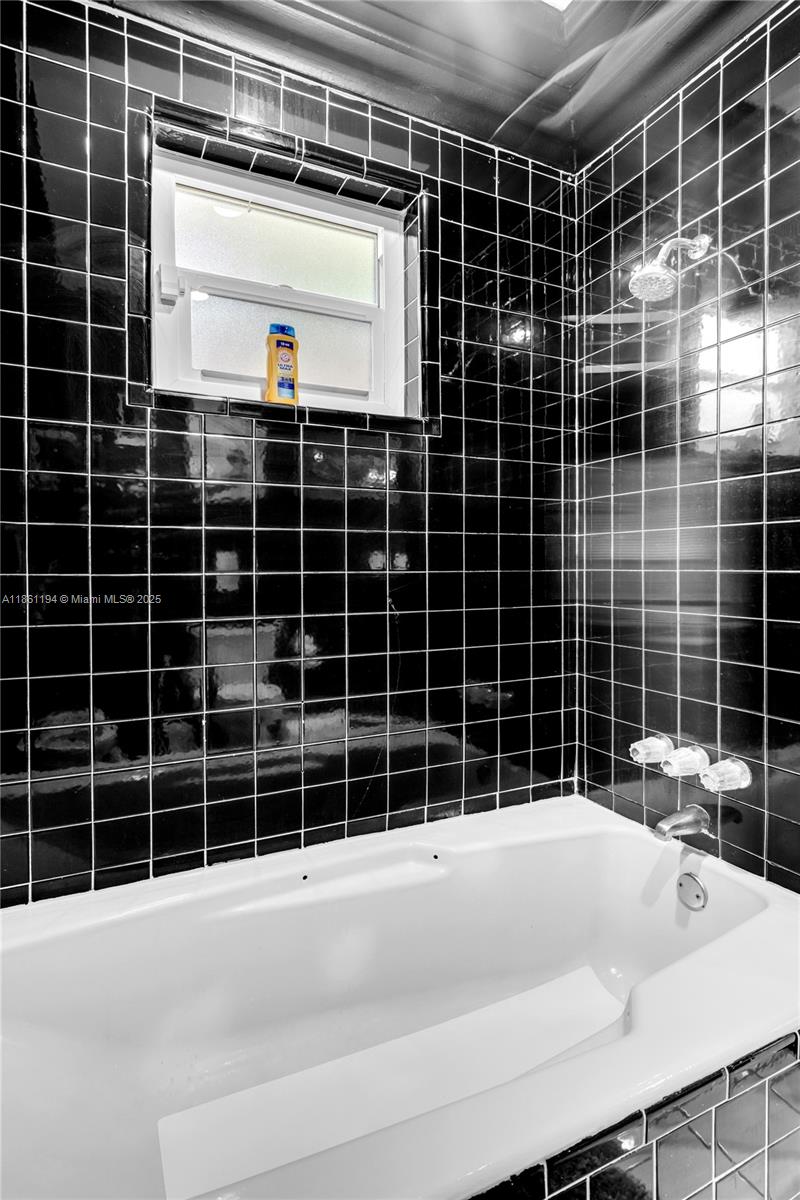 520 SW 22nd Rd Miami, FL 33129