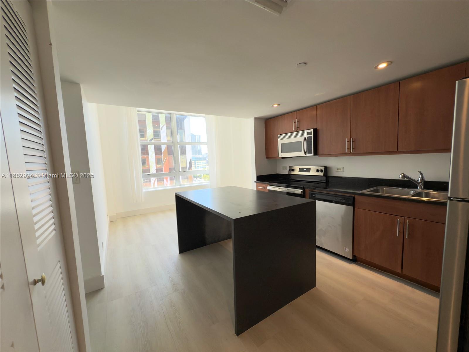111 E Flagler St #805
