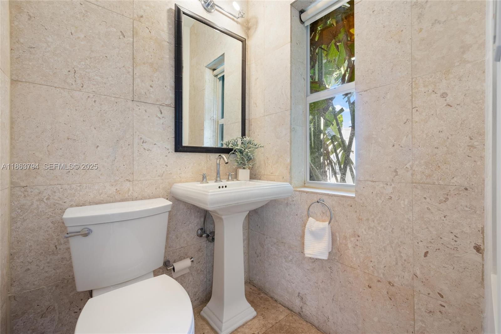 4015 N Meridian Ave #4 Miami Beach, FL 33140