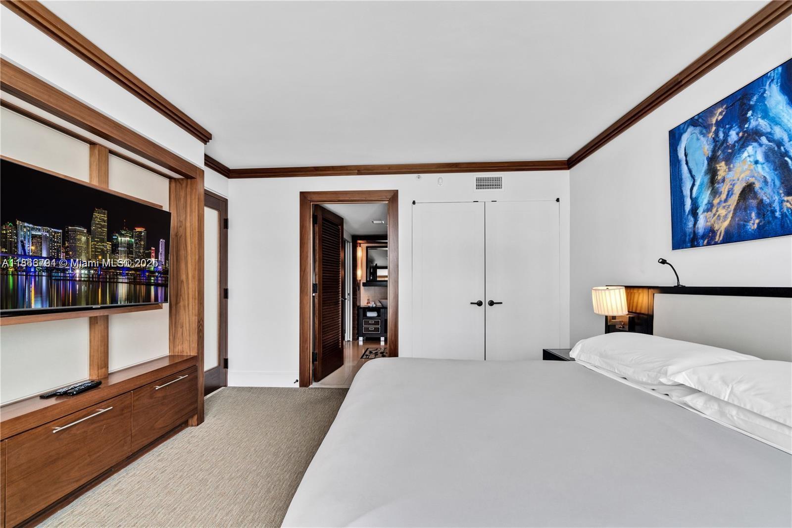 image Carillon Condominium11