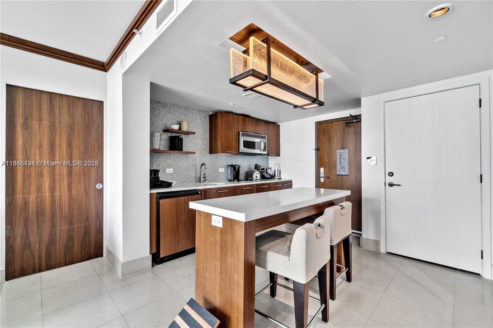 image Carillon Condominium5