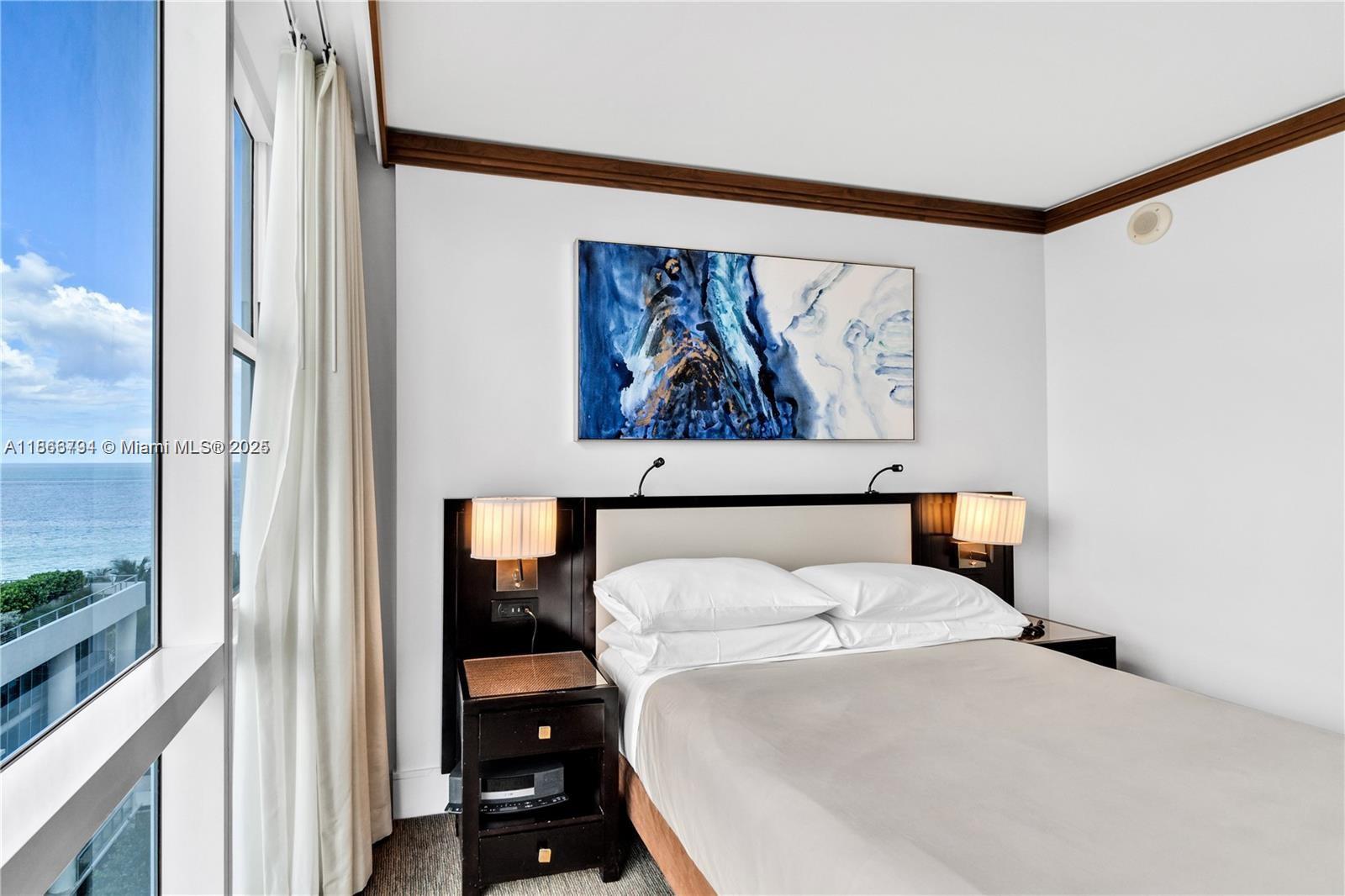 image Carillon Condominium8