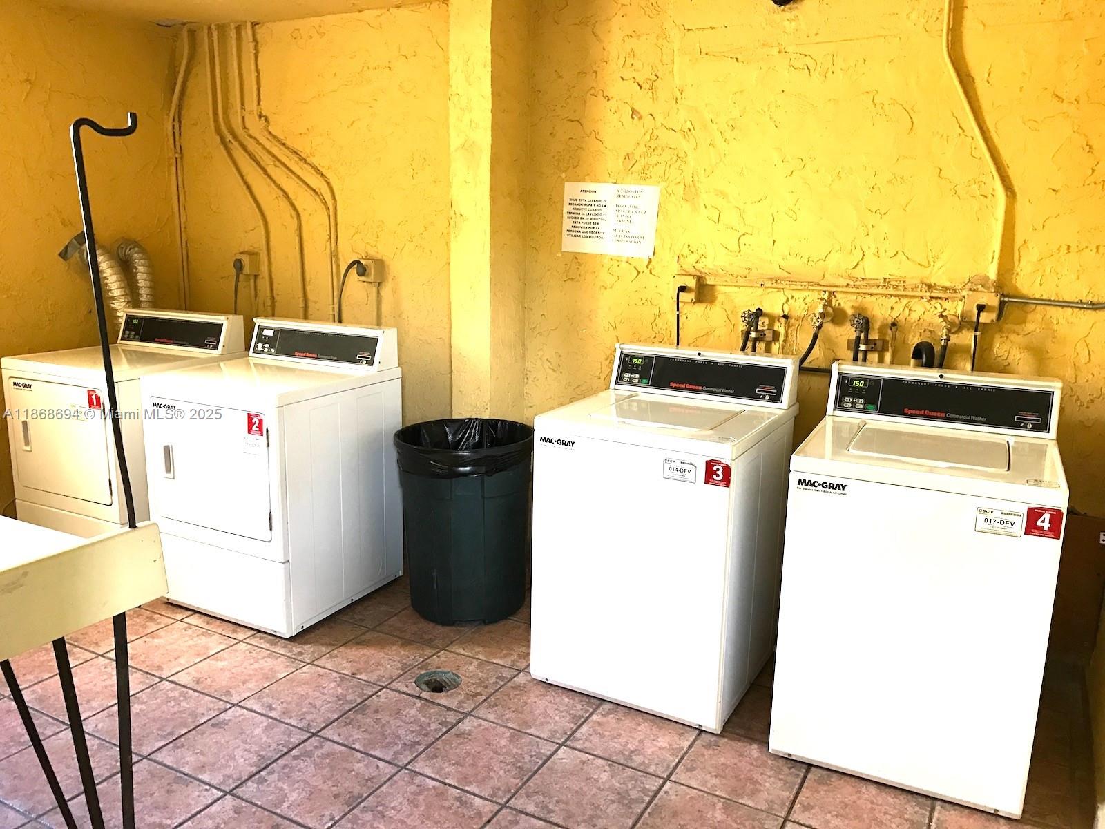 9440 Fontainebleau Blvd #406,Miami, FL 33172