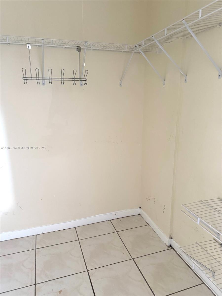 9440 Fontainebleau Blvd #406,Miami, FL 33172