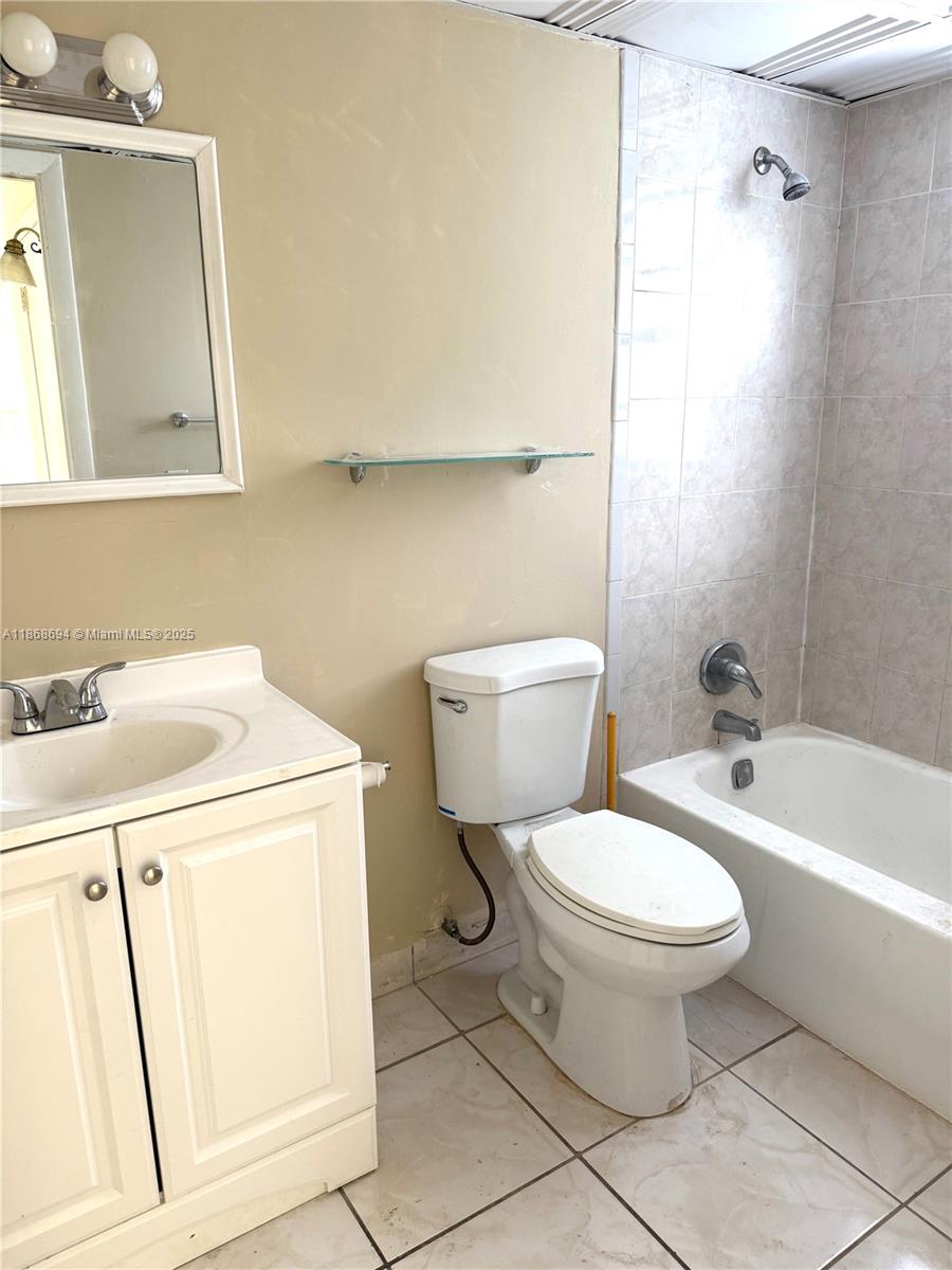 9440 Fontainebleau Blvd #406,Miami, FL 33172