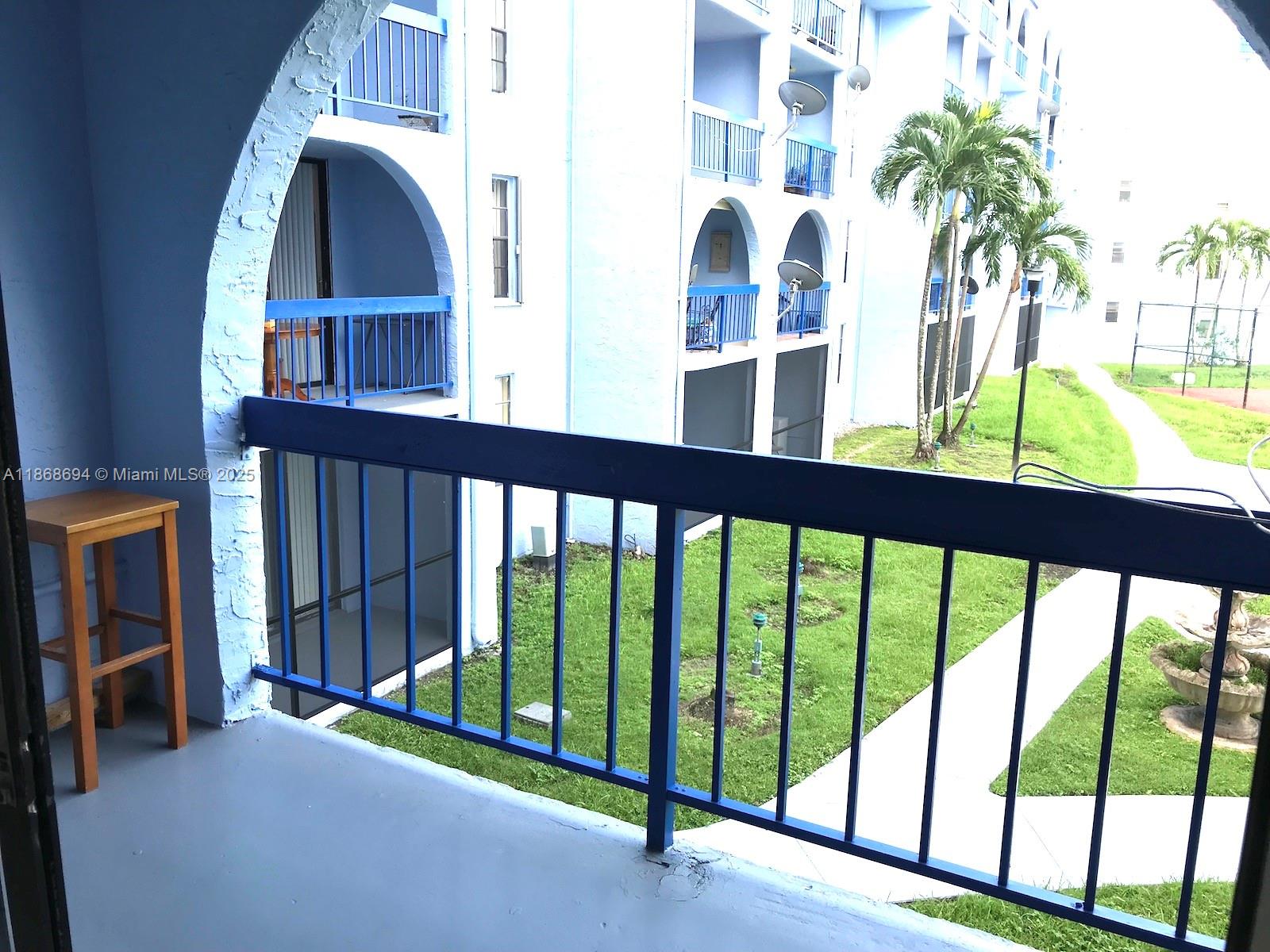 9440 Fontainebleau Blvd #406,Miami, FL 33172