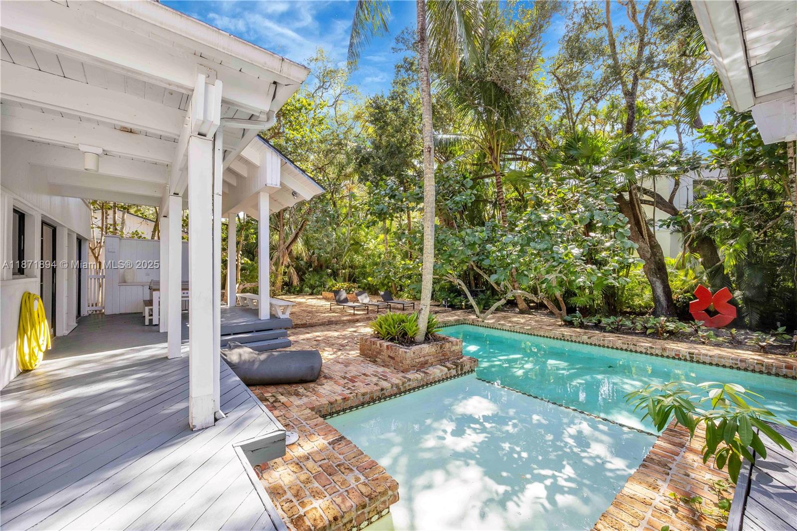 5600 Oakwood Ln Coral Gables, FL 33156