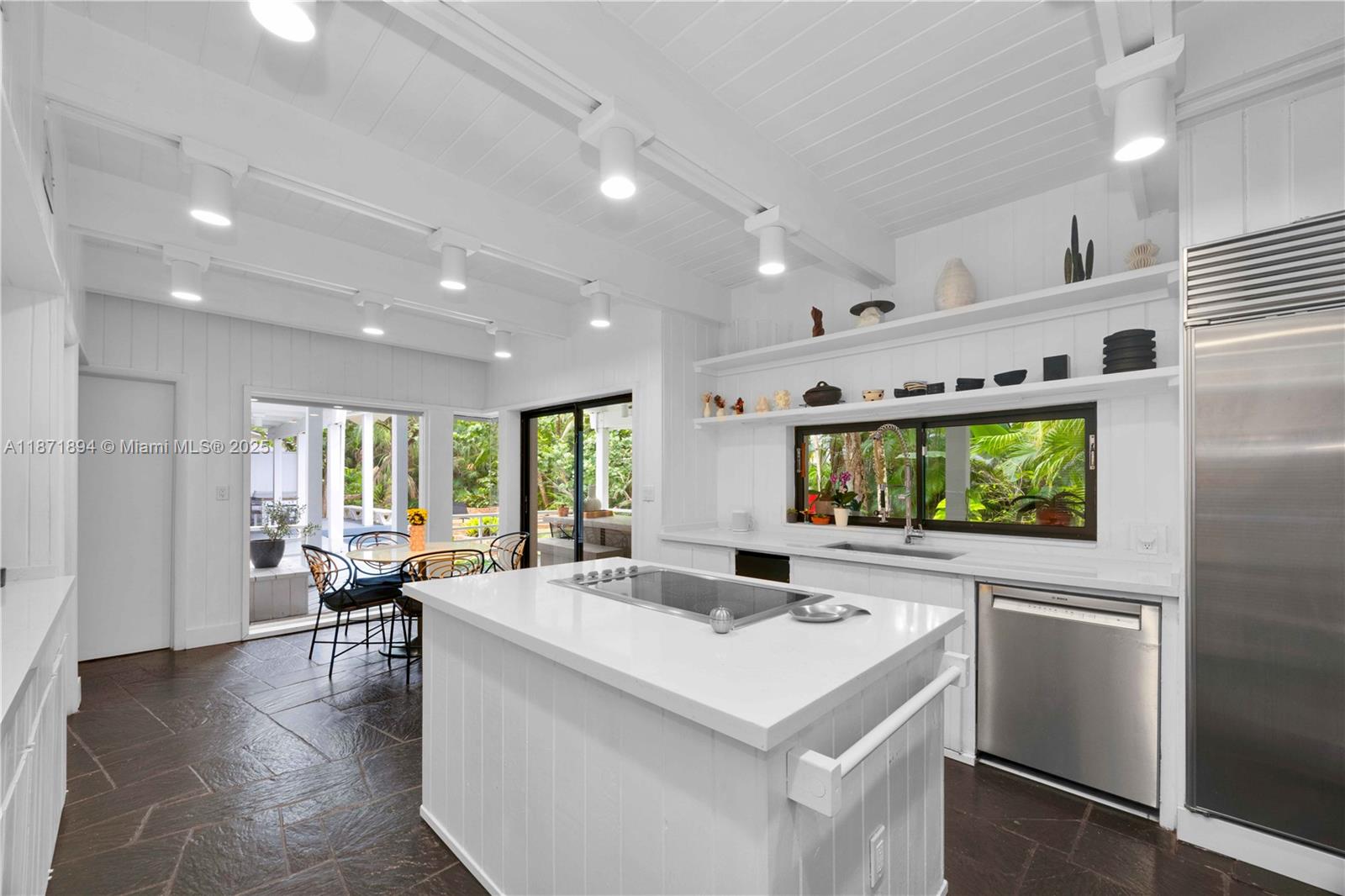 5600 Oakwood Ln Coral Gables, FL 33156