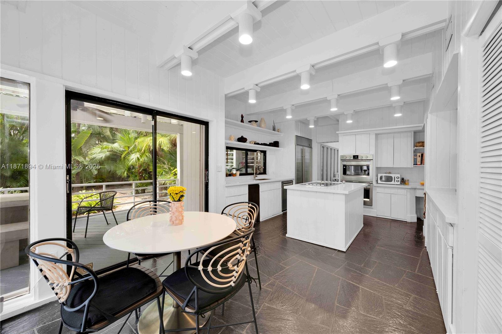 5600 Oakwood Ln Coral Gables, FL 33156