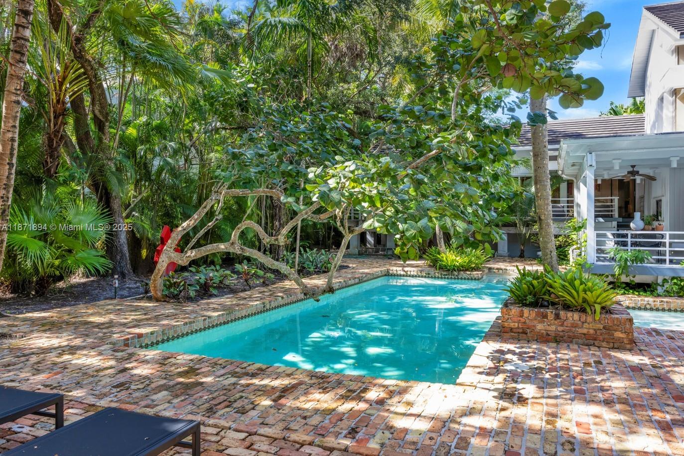 5600 Oakwood Ln Coral Gables, FL 33156