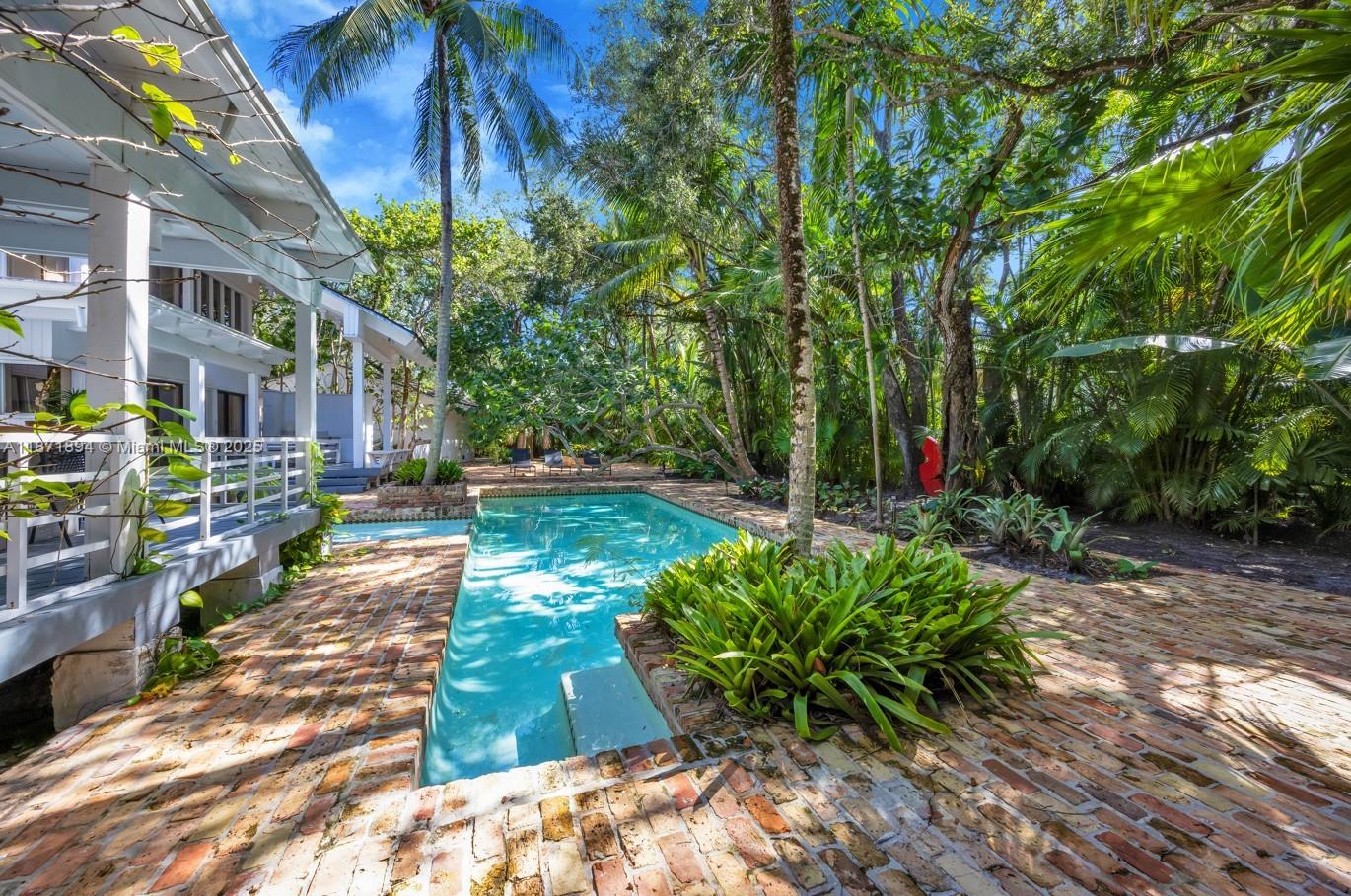 5600 Oakwood Ln Coral Gables, FL 33156